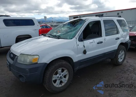 2005 Ford Escape Xlt z USA, uszkodzony, nr VIN 1FMYU93125KE47209